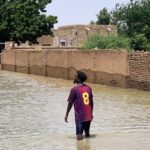 السودانيين بين الحرب والفيضانات